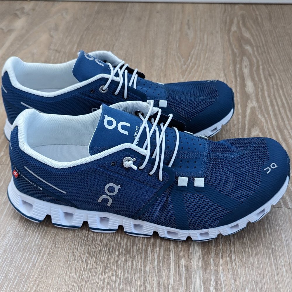 NEW On Running Cloud Size 9